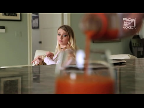 ❤️ Vajza e nxehtë me cica të mëdha dhe pidhi të shtrënguar merr karin nga humbësi, por shumë e vështirë ❤️❌ Qyrje tek ne ❌